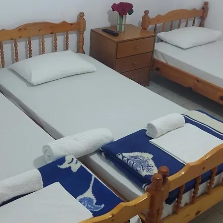 Marina's * Skala Fourkas