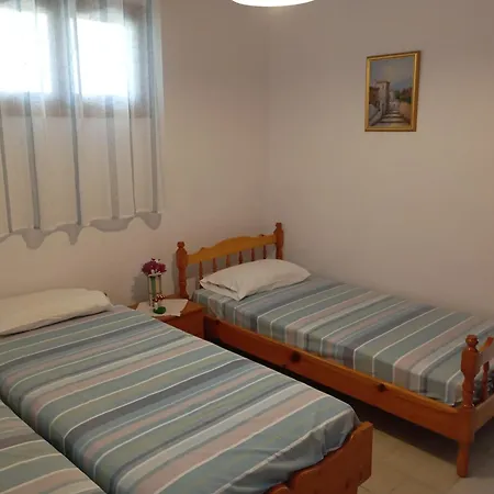 Marina's * Skala Fourkas