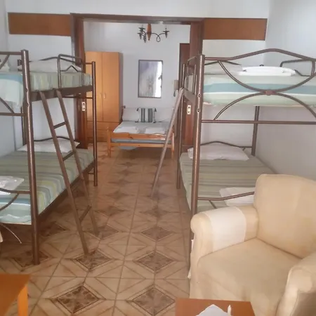Marina's * Skala Fourkas